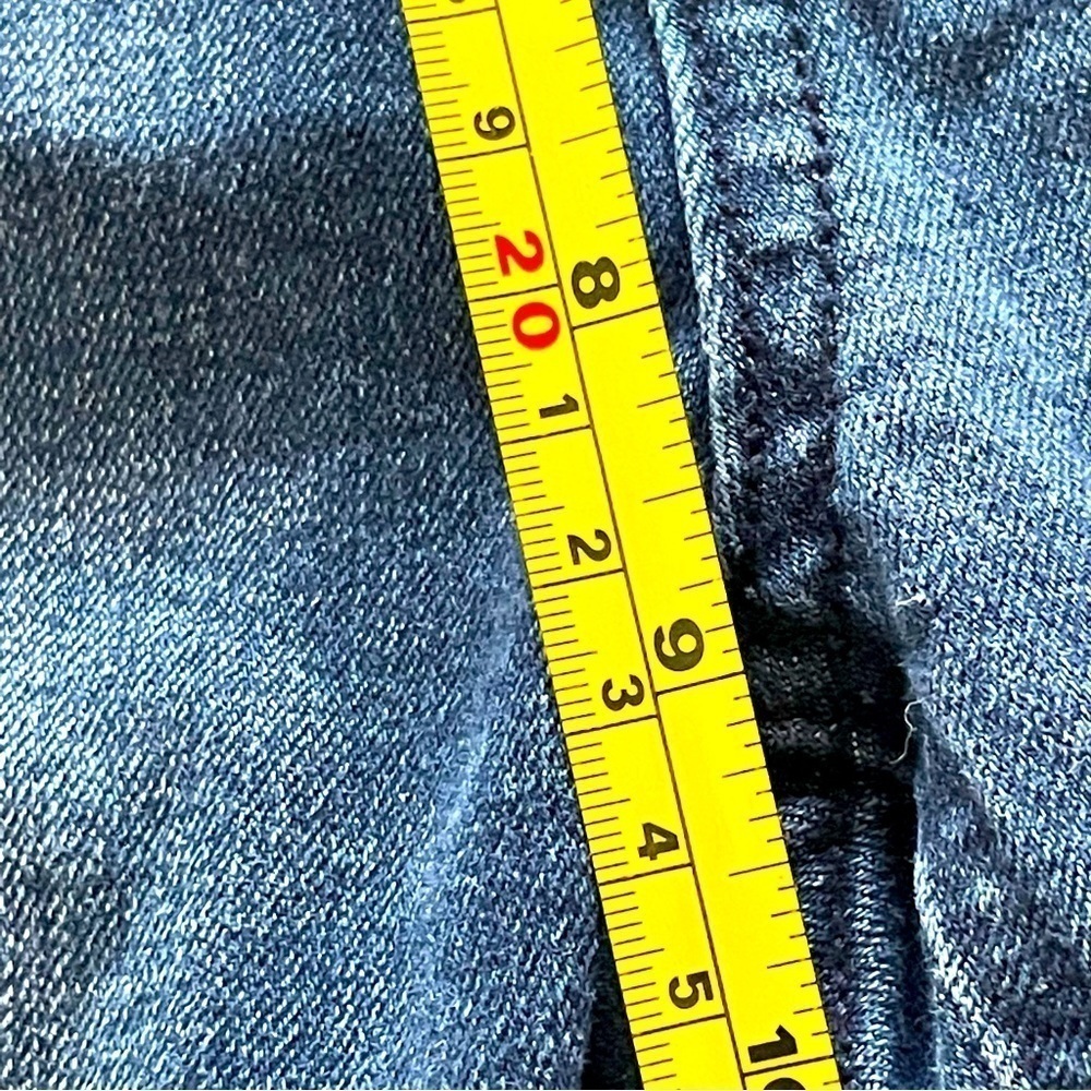 Kensie Jeans Cropped Distressed Fringe Hem – Size 8 - Picture 12 of 13